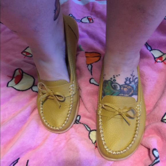 Mustard yellow .... loafer .. NEVER WORN - Picture 5 of 5